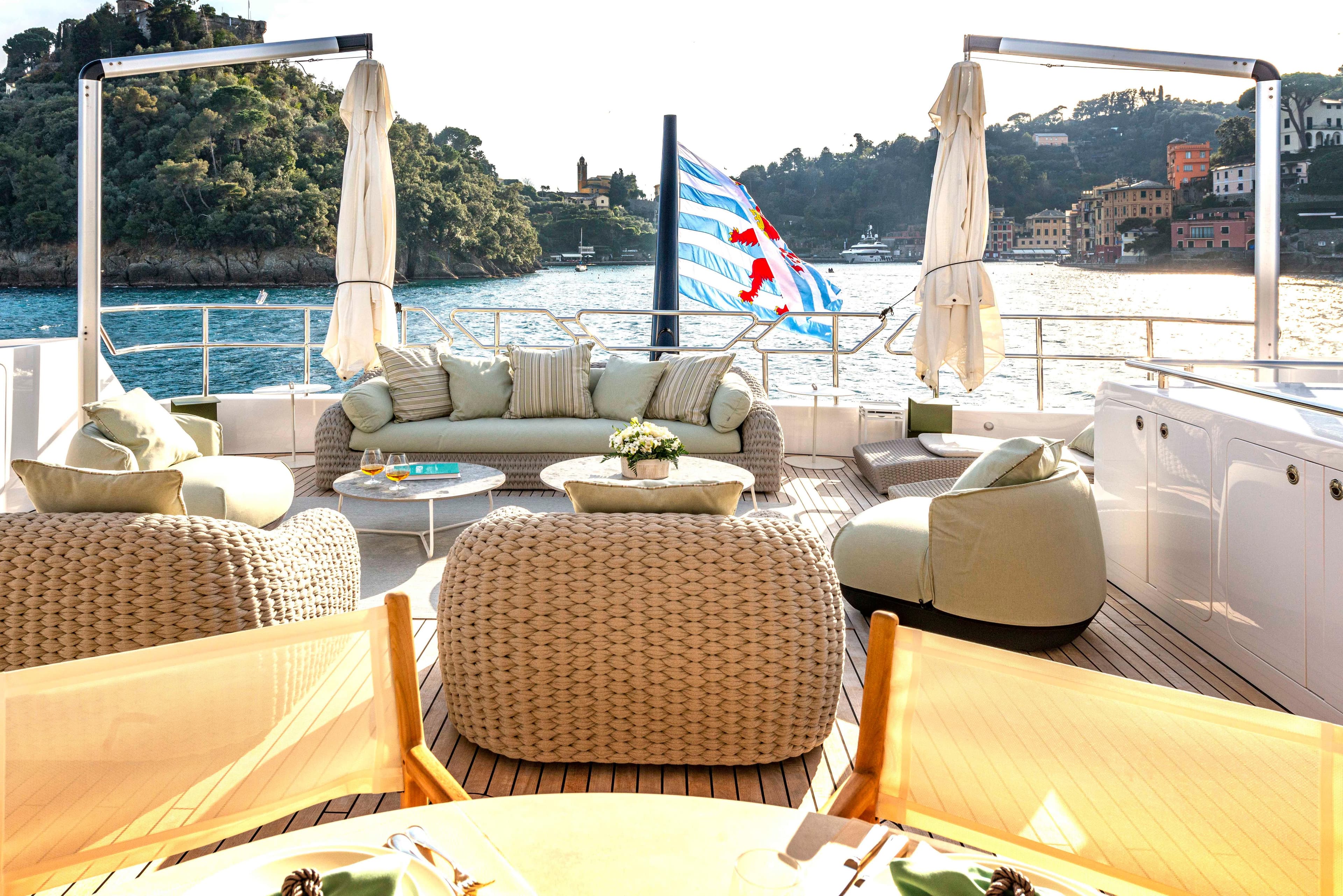 UNEXPECTED upper aft deck relaxation area